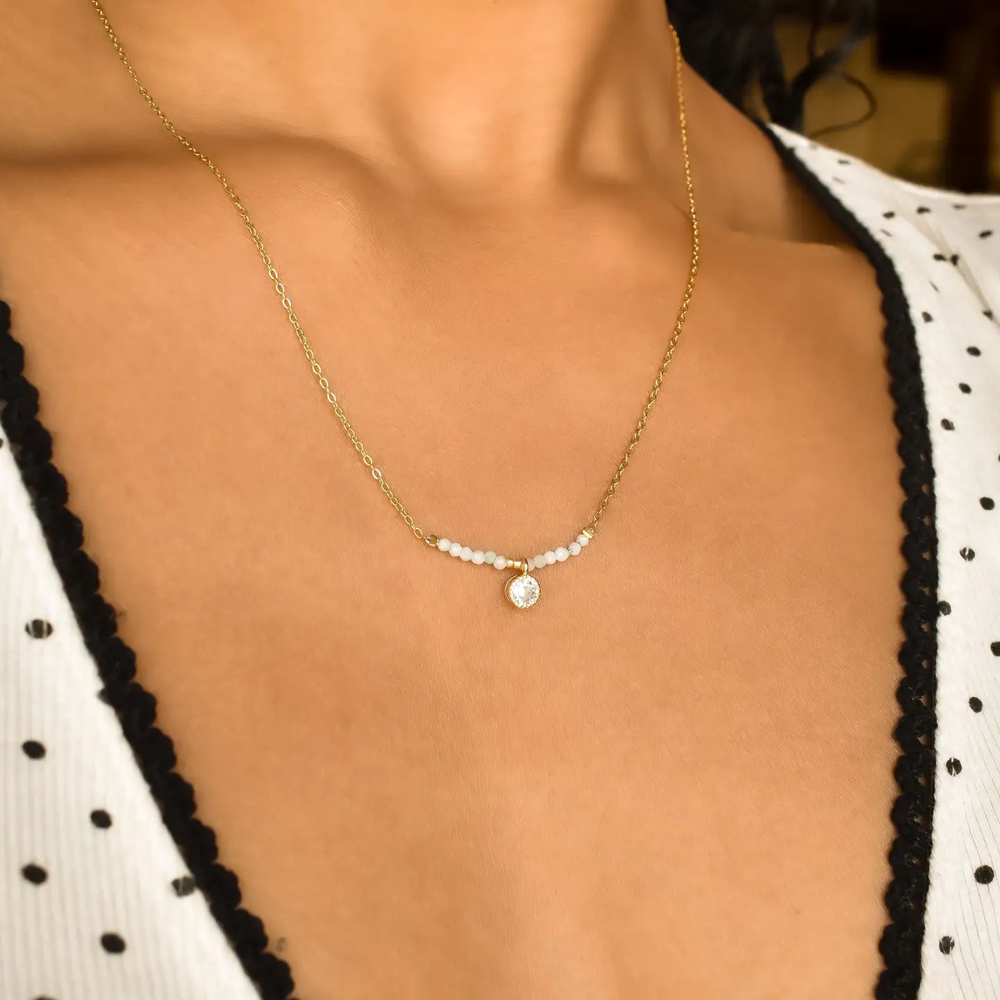 THE VINEYARD WHITE BEADED NECKLACE- gold
