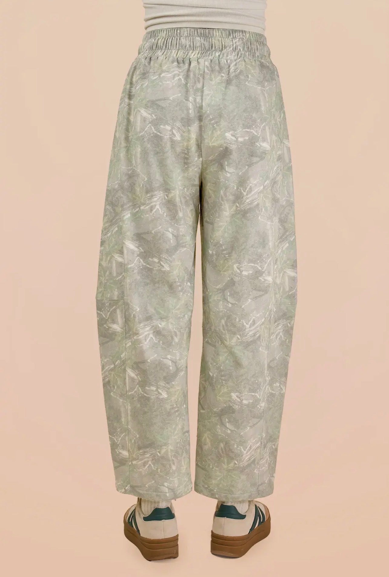 THE PAIGE BARREL CAMO PANTS