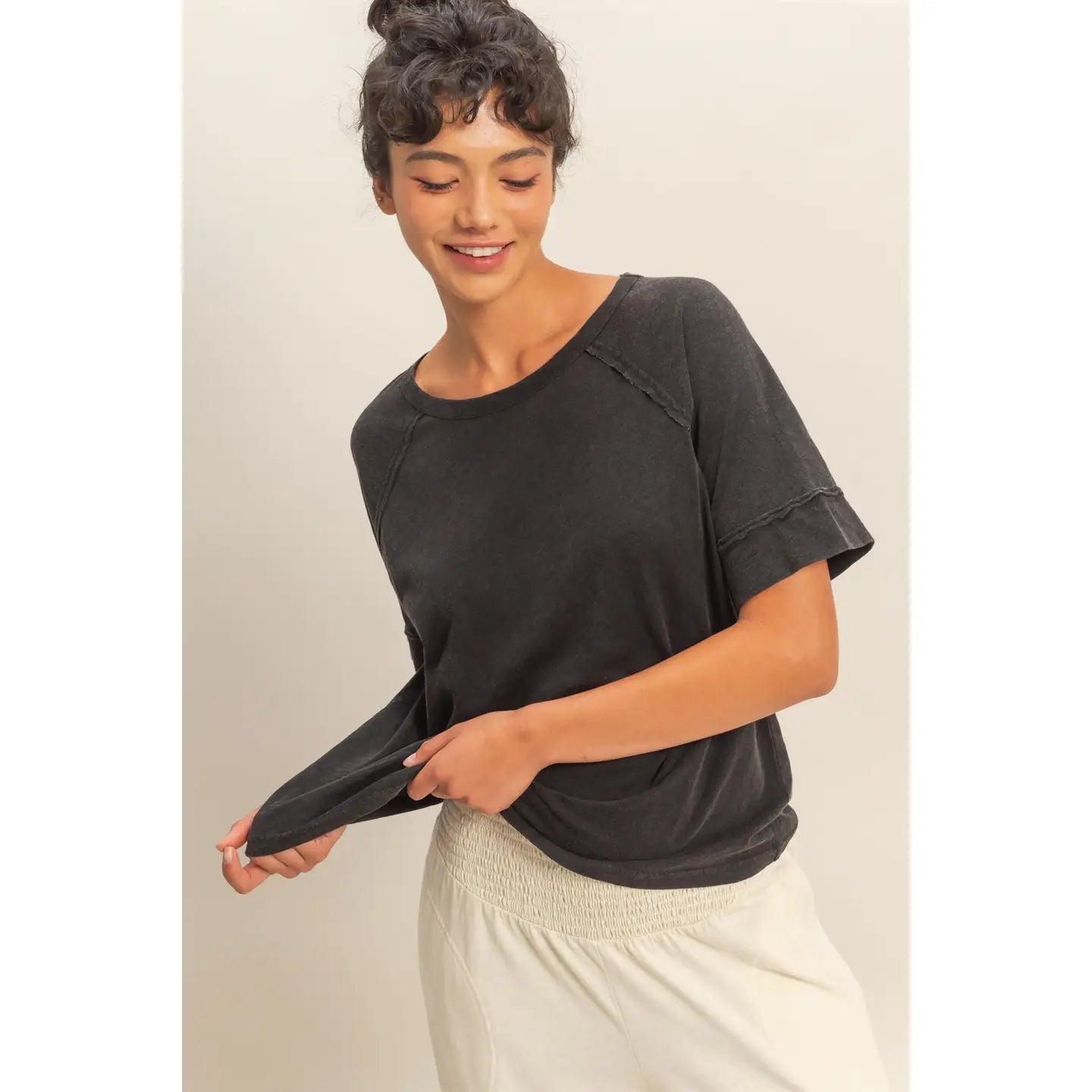 THE KELLY ACID WASH RAGLAN TEE - black