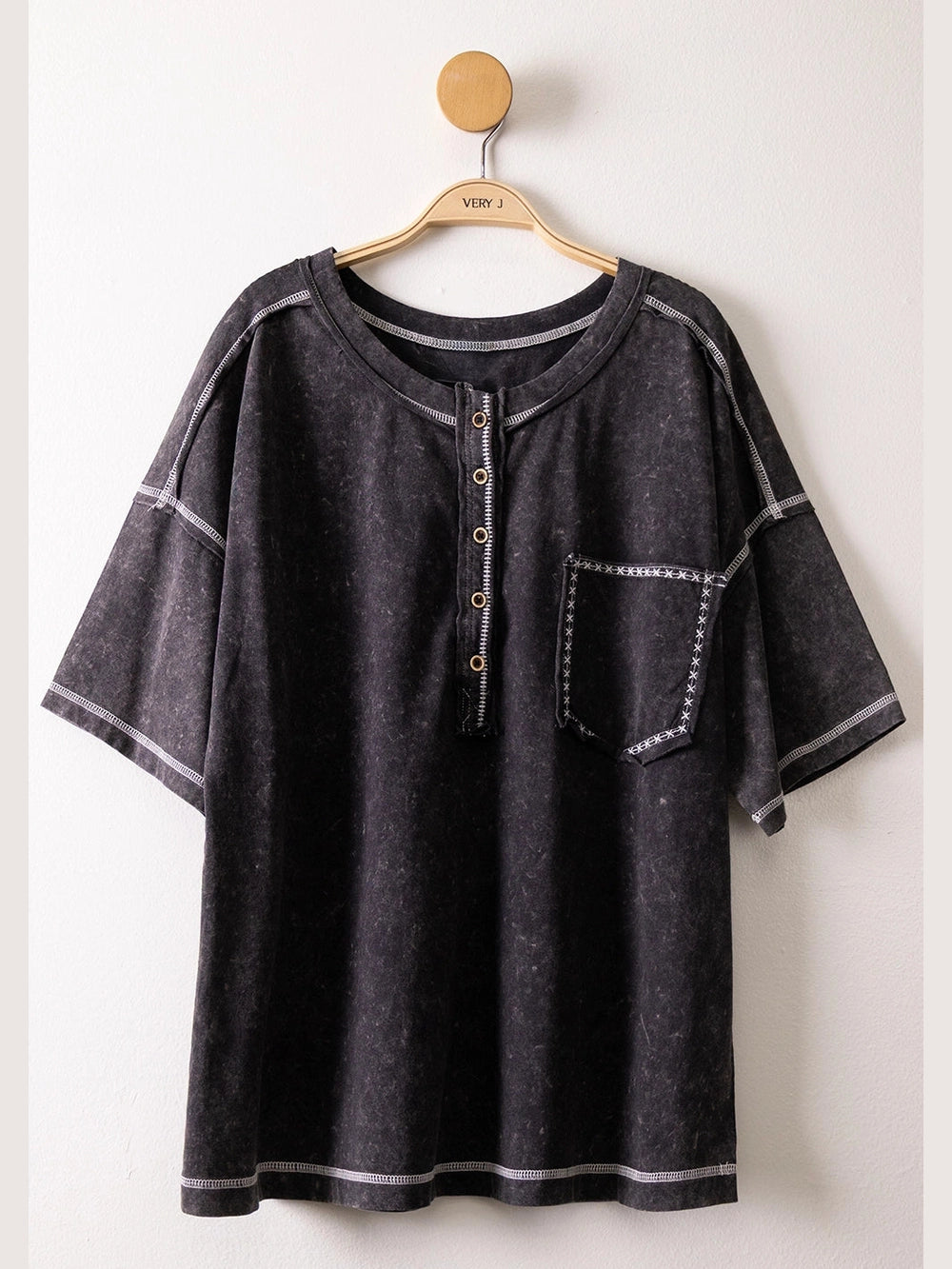 THE ELLE MINERAL WASH HENLEY TOP - black
