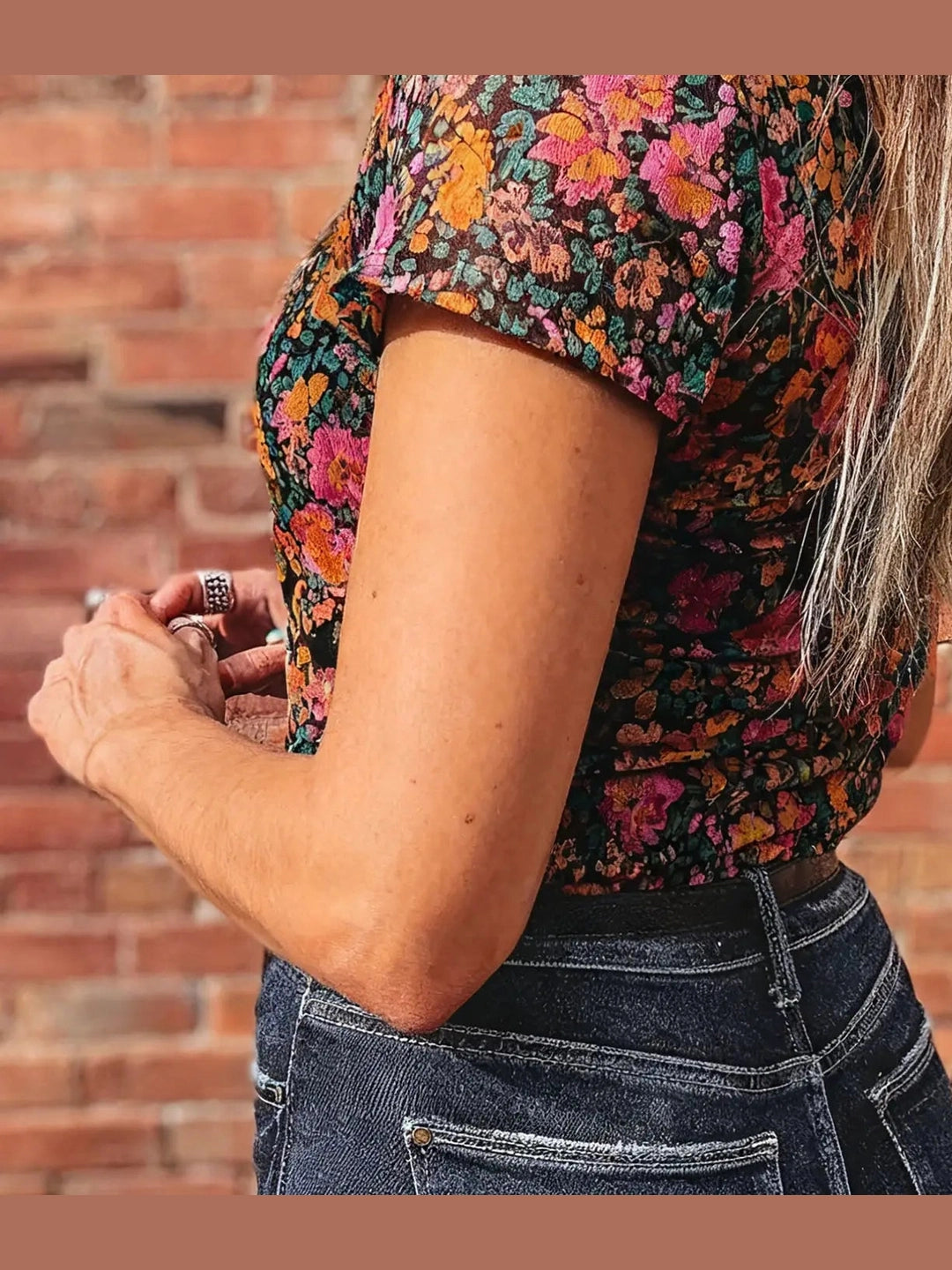 THE ROSE FLORAL MESH SHORT SLEEVE TOP