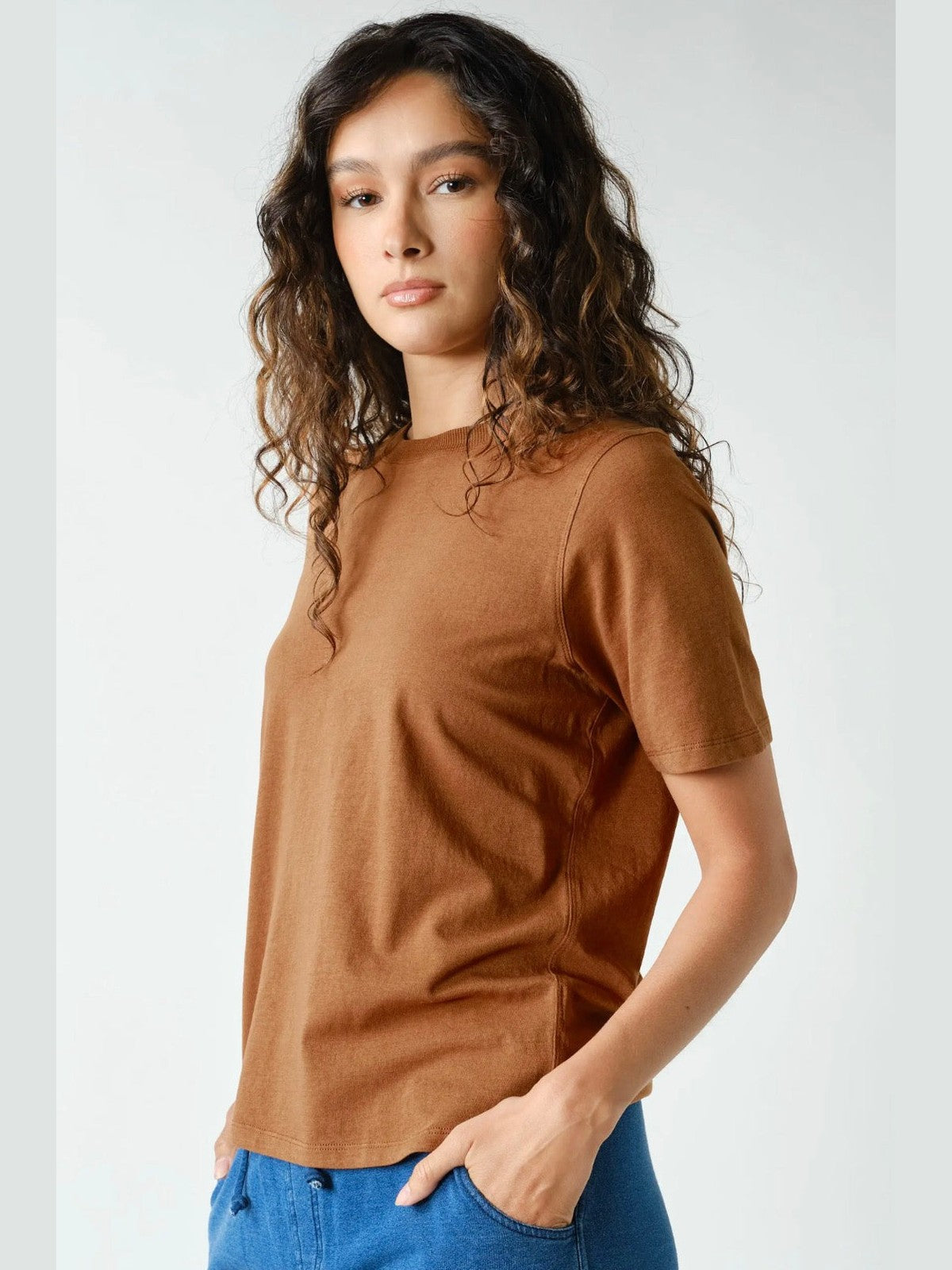 THE TINA BASIC CLASSIC TEE - golden hour