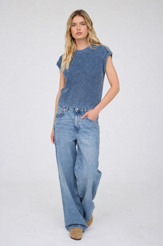 THE NADINE ACID WASH TAB SLEEVE TOP - blue