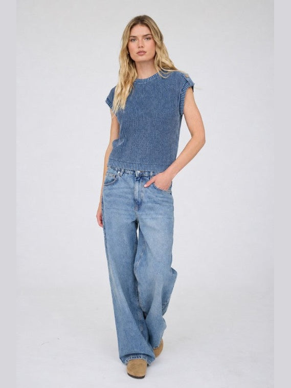 THE NADINE ACID WASH TAB SLEEVE TOP - blue