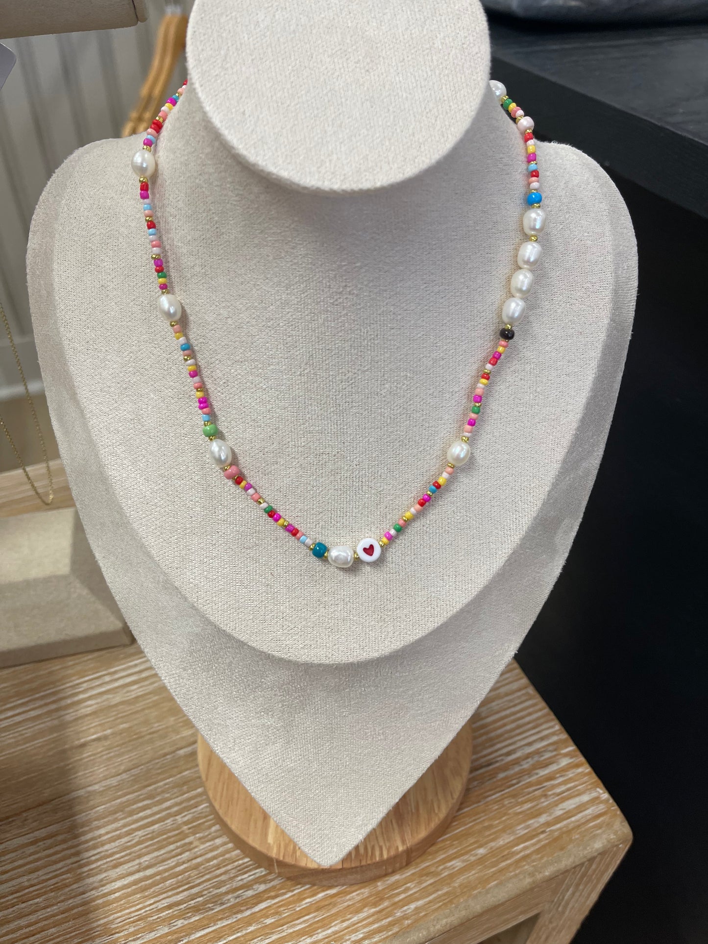 THE COLORFUL FRIENDSHIP NECKLACE