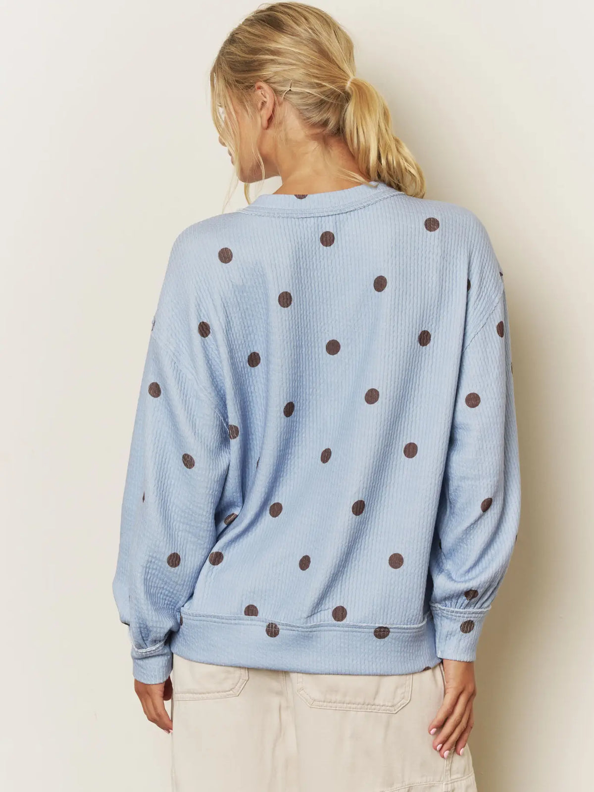 THE MAGGIE POLKA DOT TEXTURED KNIT V NECK TOP - blue