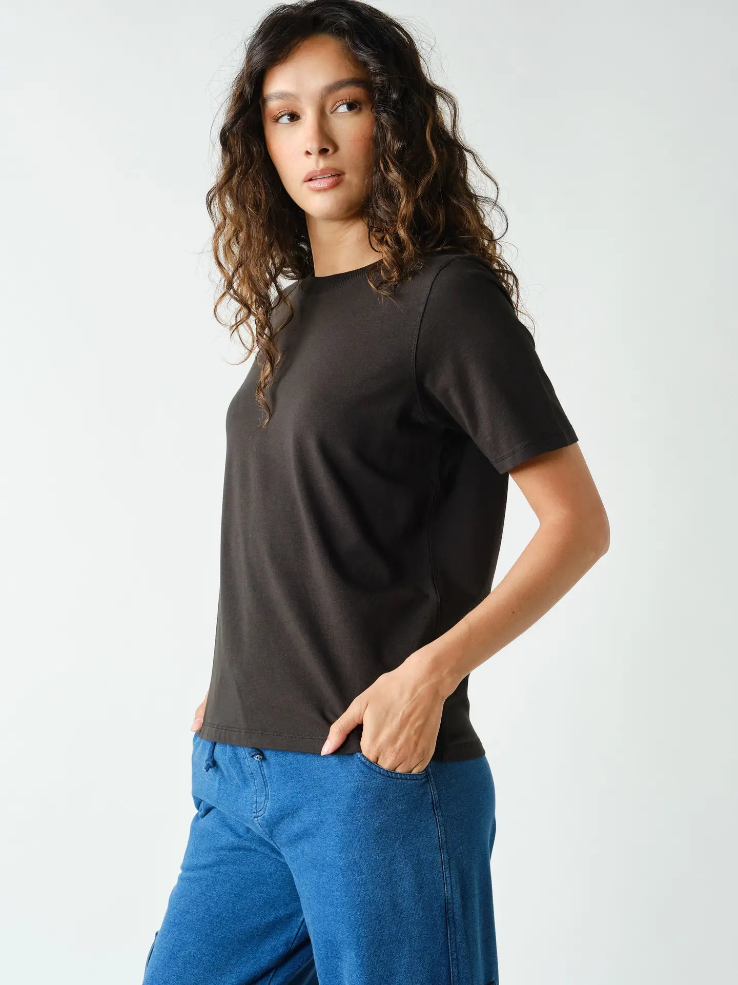 THE TINA BASIC CLASSIC TEE - black