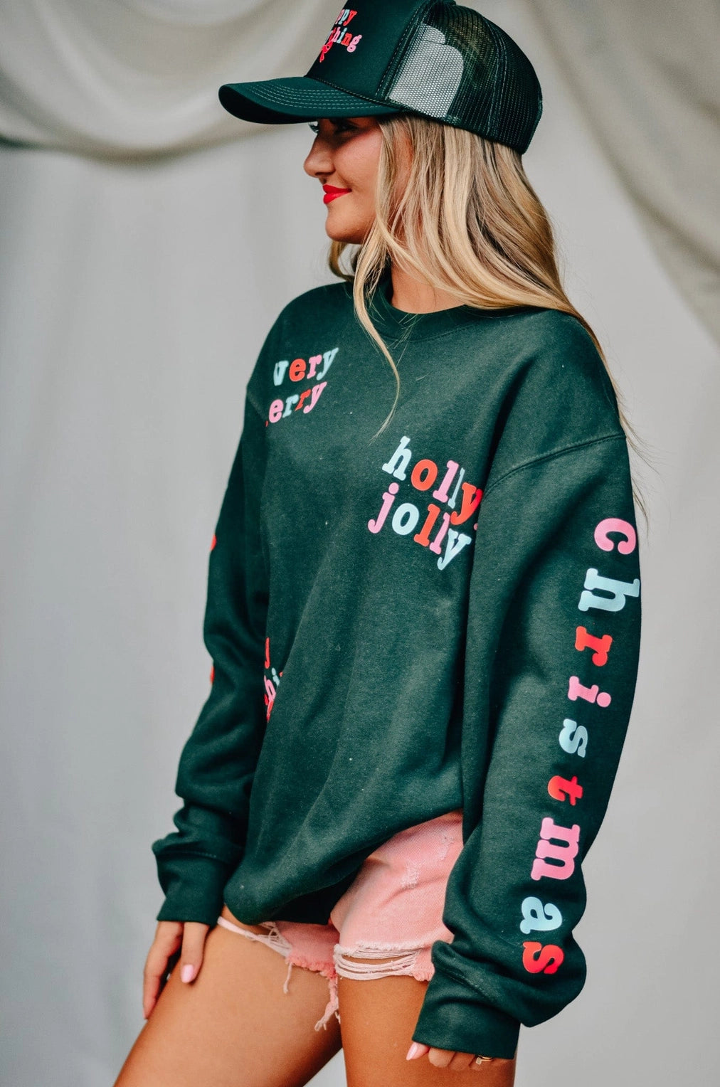 PREORDER HOLLY MERRY EVERYTHING GRAPHIC SWEATSHIRTS- grey