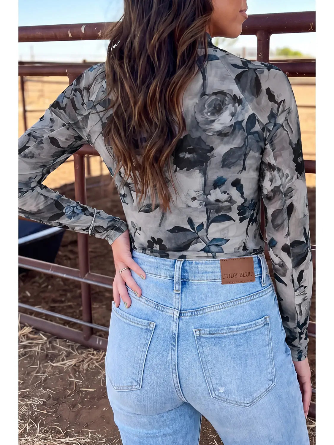 THE CHELSEY FLORAL MESH TOP - blue