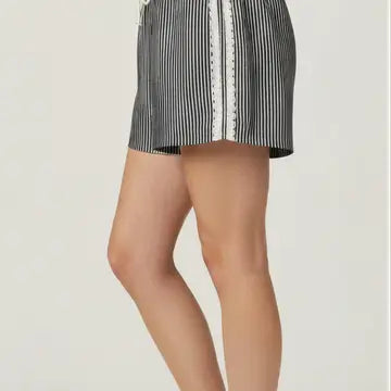 THE LOLA STRIPED LACE TRIM SHORTS - black/grey