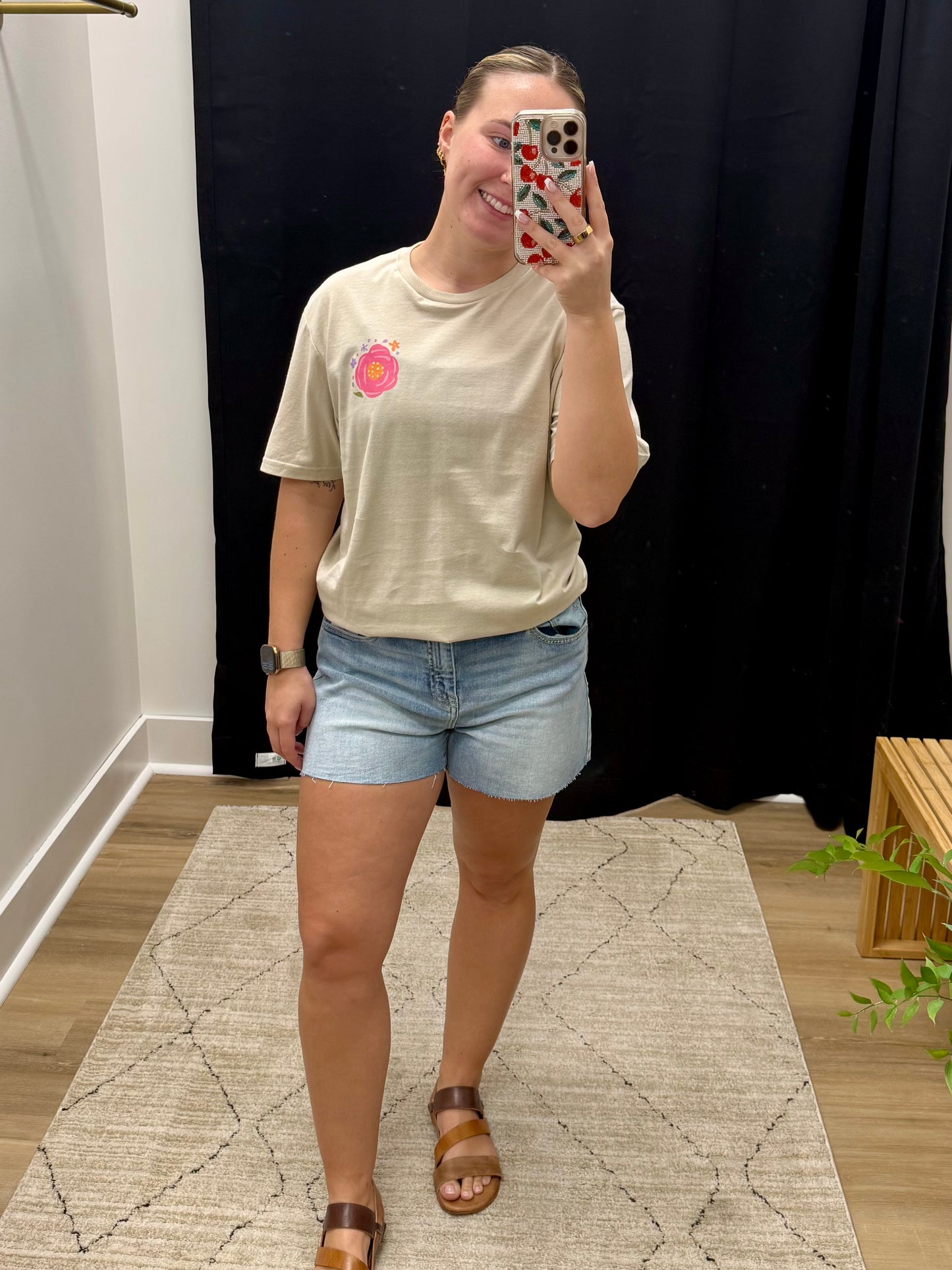 THE PETUNIA INSPIRATIONAL GRAPHIC TEE - sand