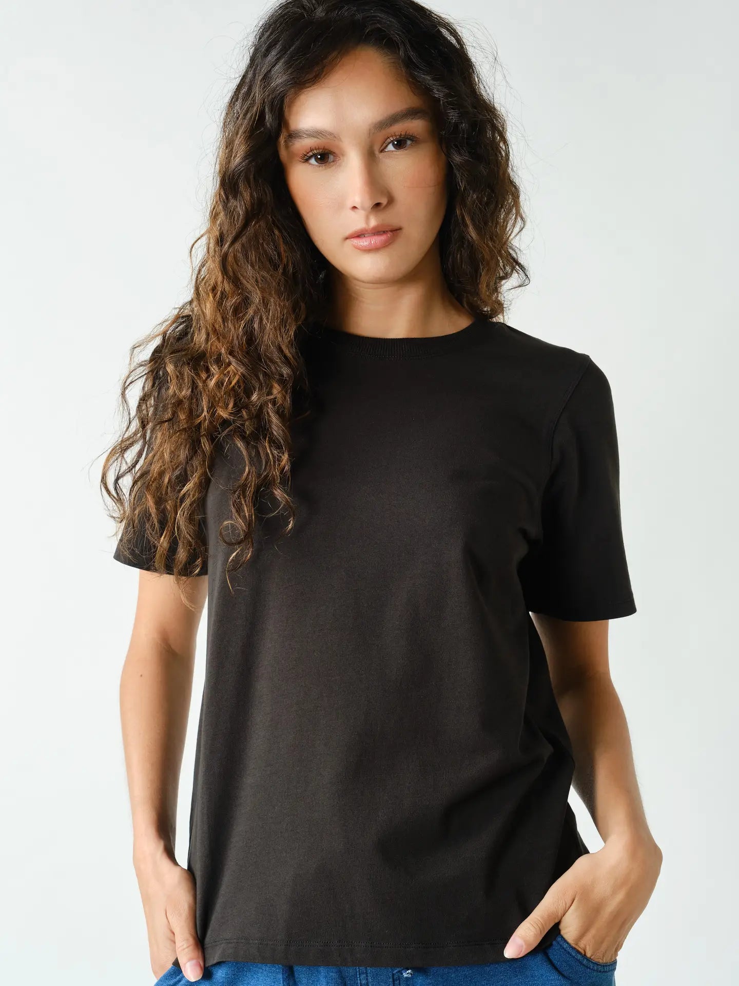 THE TINA BASIC CLASSIC TEE - black