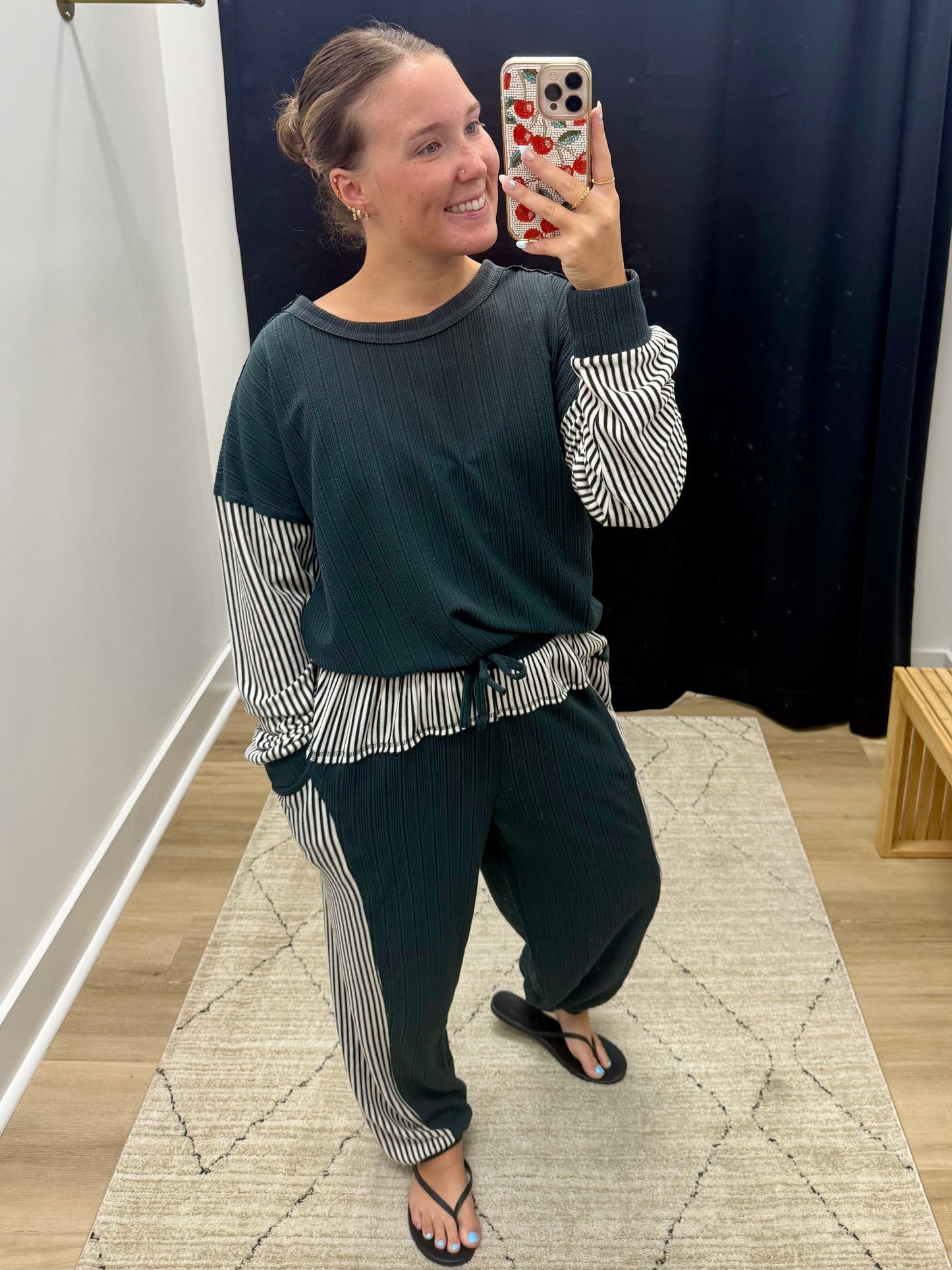 THE JESSIE STRIPED SLEEVE RIBBED TOP - off black