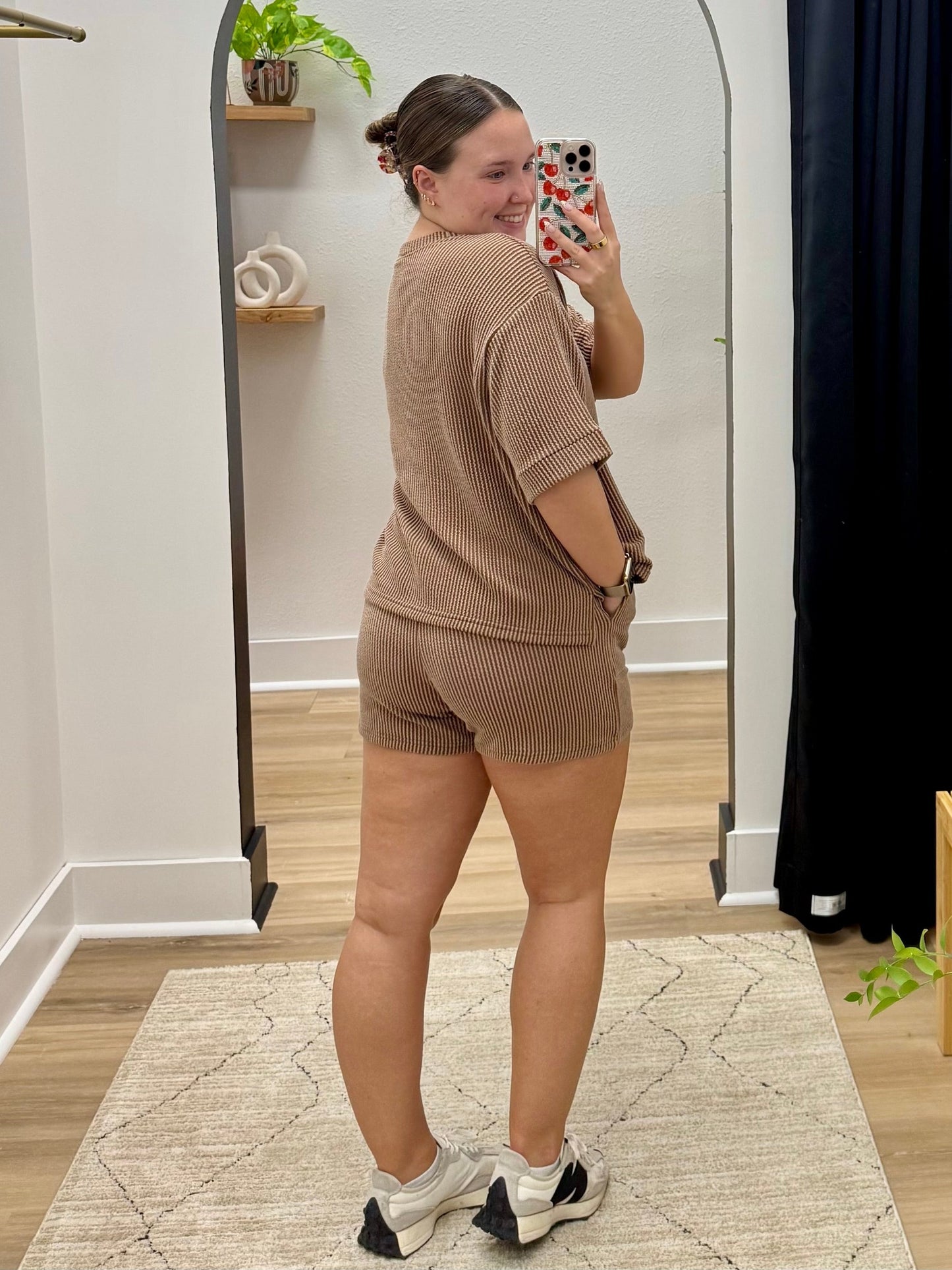 THE AUDREY RIBBED SHORTS - brown