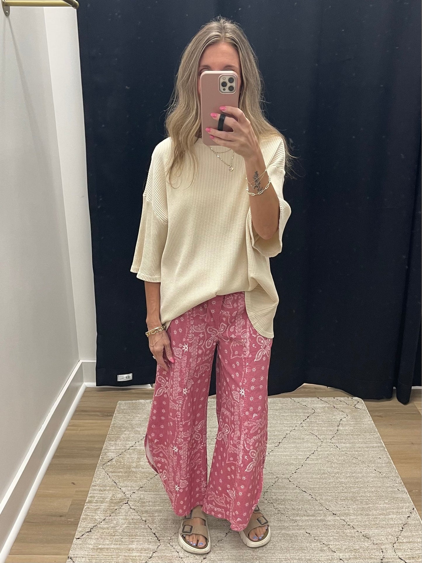 THE HALEY PAISLEY TULIP HEM COTTON PANTS - marsala