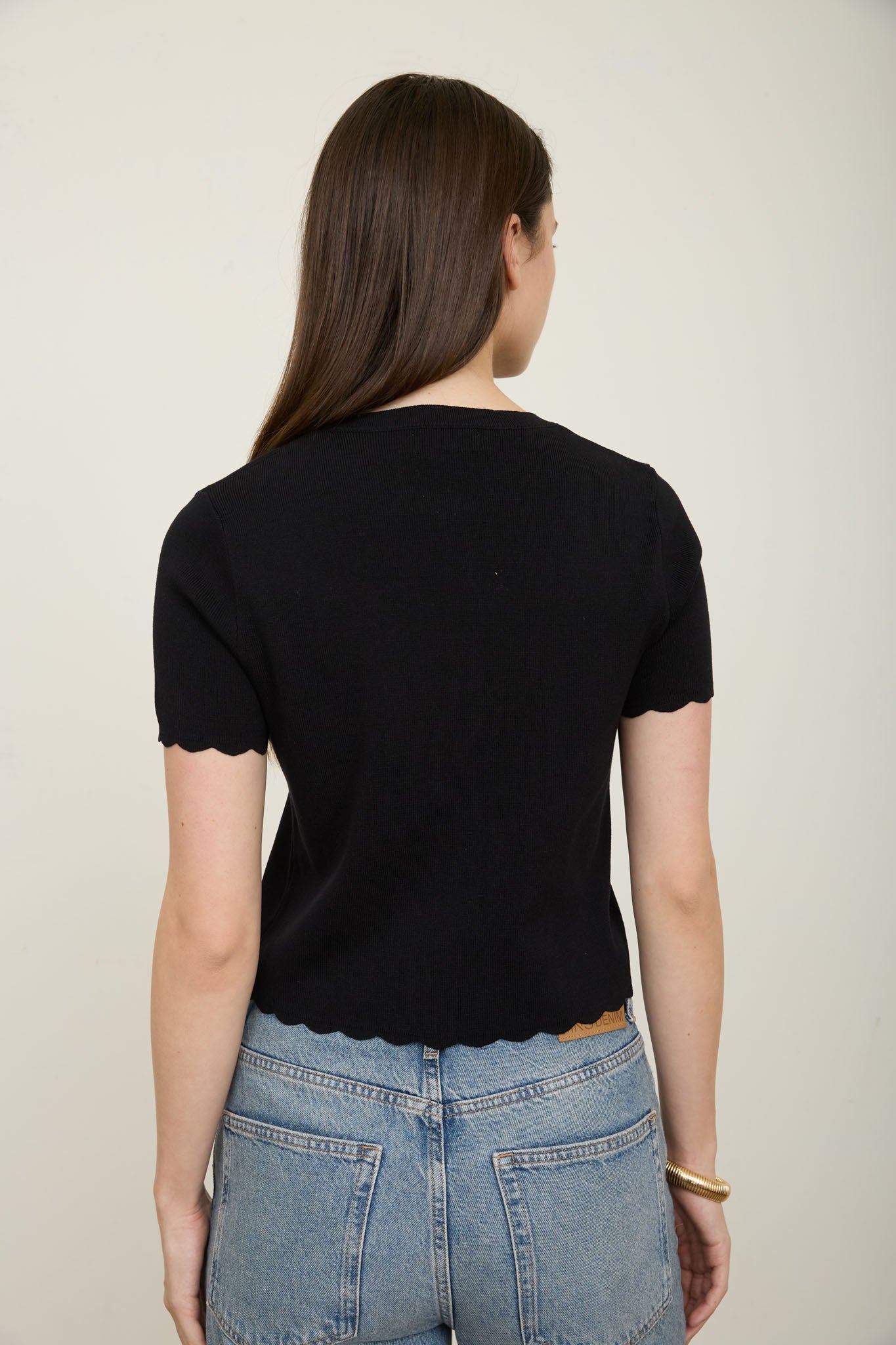THE CHLOE SCALLOPED SS CARDIGAN - black