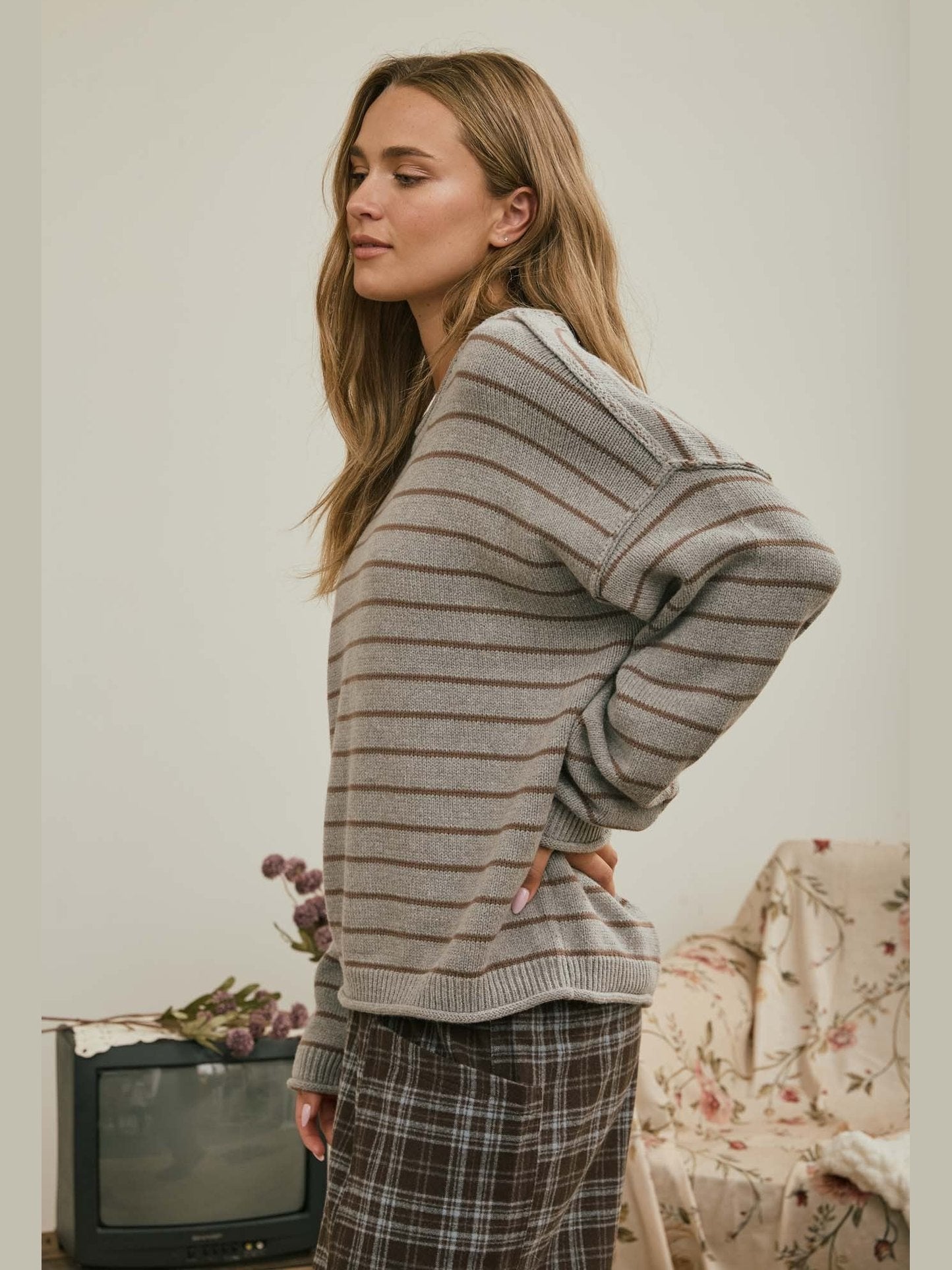 THE GEMMA STRIPED DROP SHOULDER SWEATER - grey