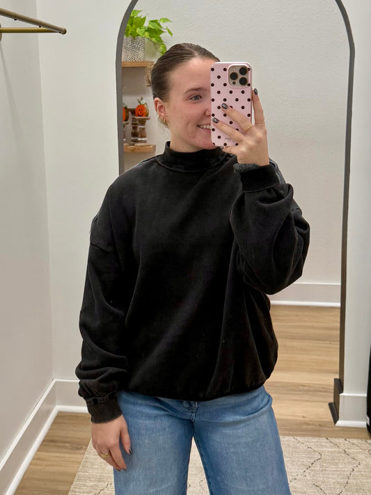 THE TORI MINERAL WASH MOCKNECK SWEATSHIRT - black