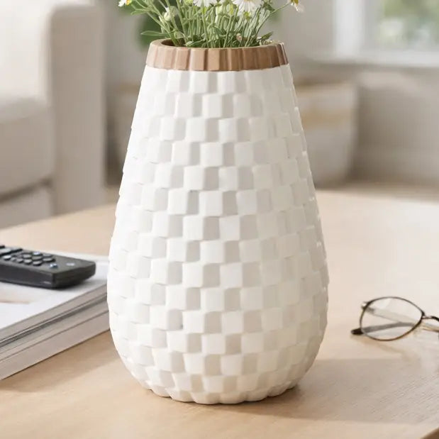 CERAMIC WHITE DIAMOND TEXTURED VASE