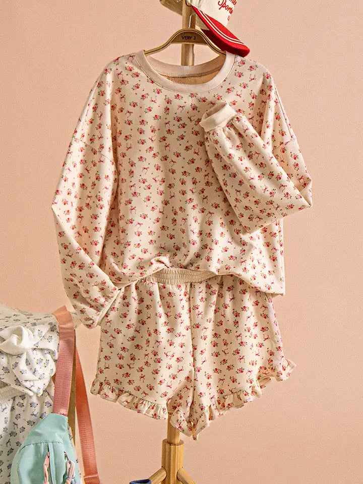 THE LIZZY DAINTY FLORAL LIGHTWEIGHT TOP