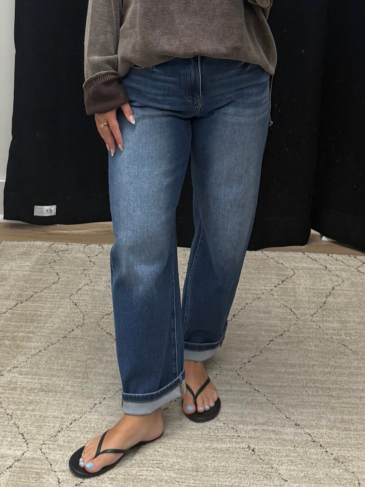 THE NADINE MEDIUM WASH BARREL DENIM
