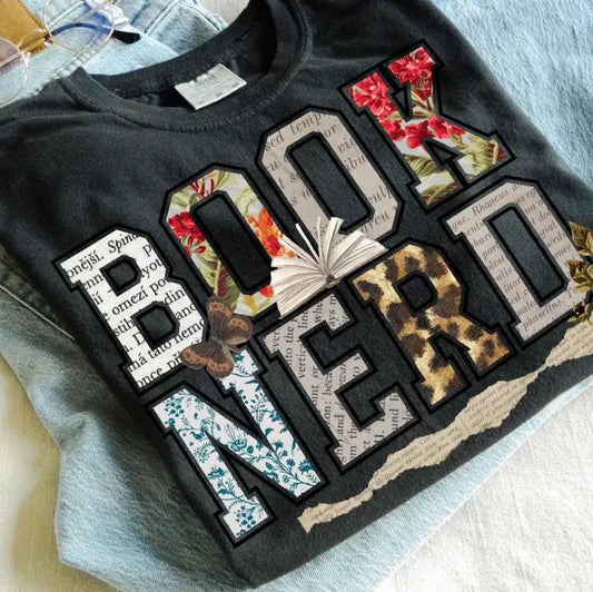 THE BOOK NERD GRAPHIC TEE - pepper