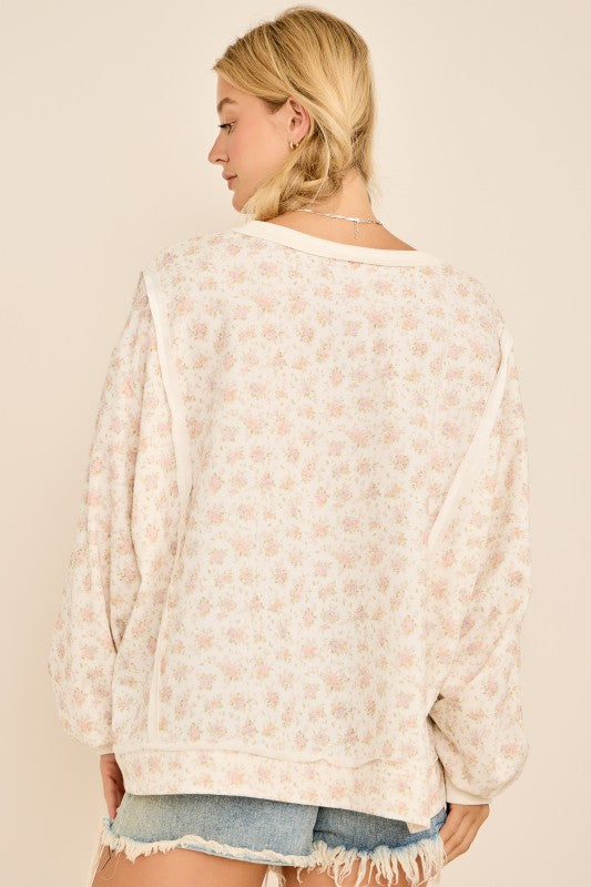 THE ELLIE OVERSIZED VNECK DITSY FLORAL SWEATSHIRT