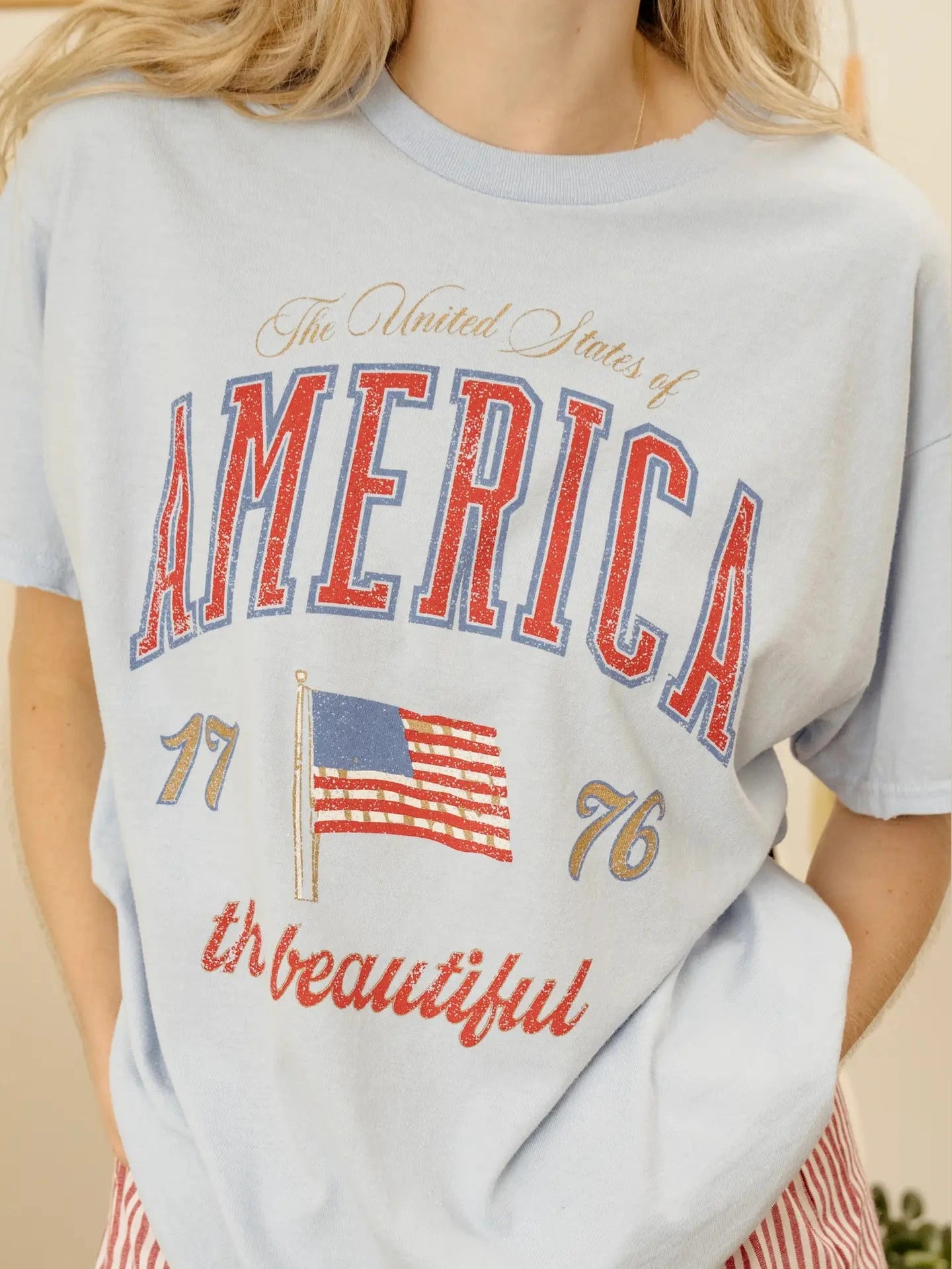 LIVY LU AMERICANA DISTRESSED GRAPHIC TEE - lt blue