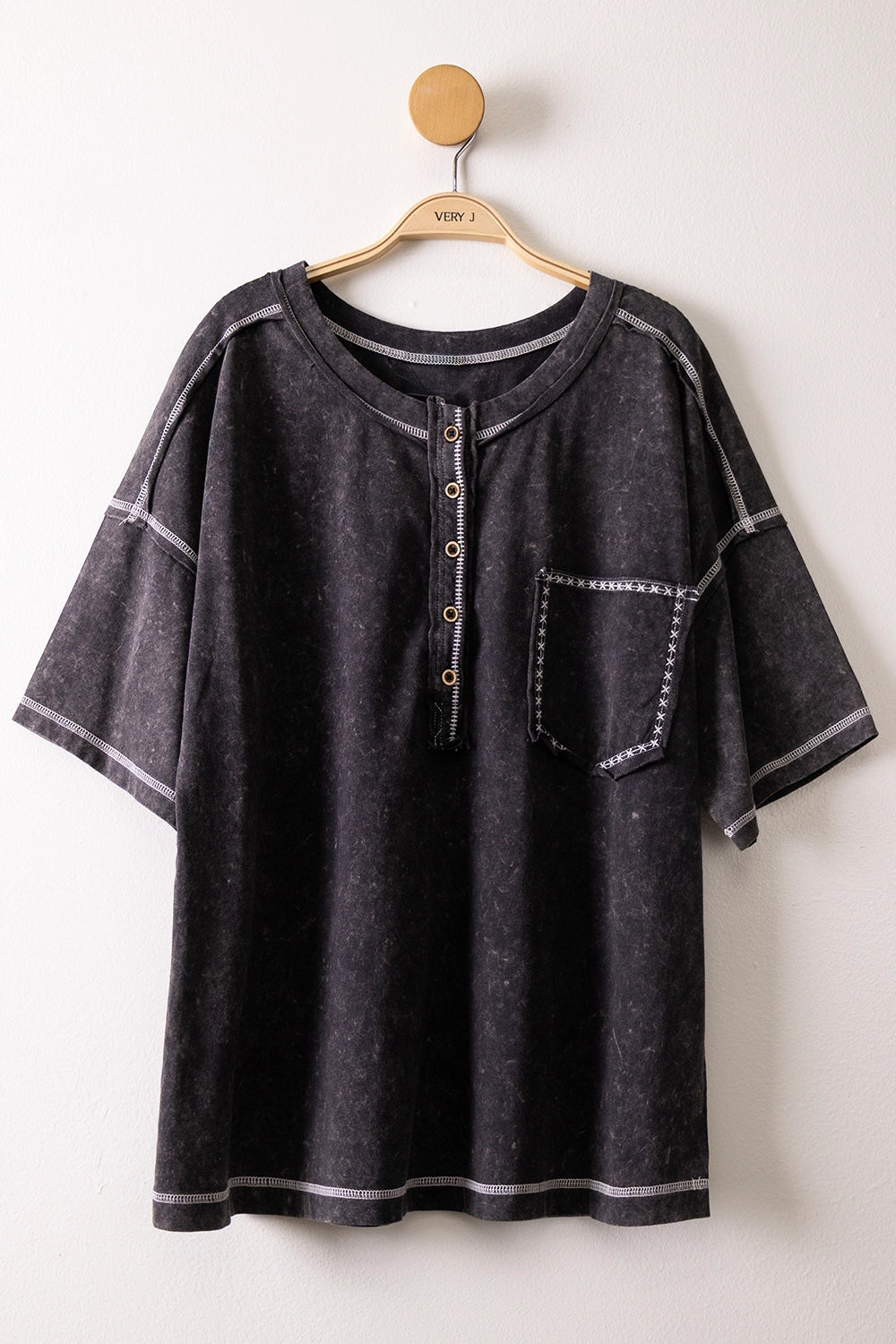 THE ELLE MINERAL WASH HENLEY TOP - black