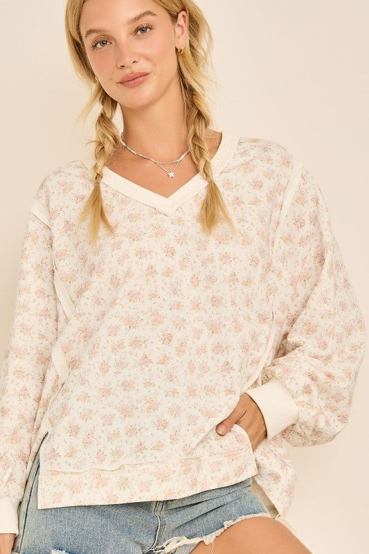 THE ELLIE OVERSIZED VNECK DITSY FLORAL SWEATSHIRT