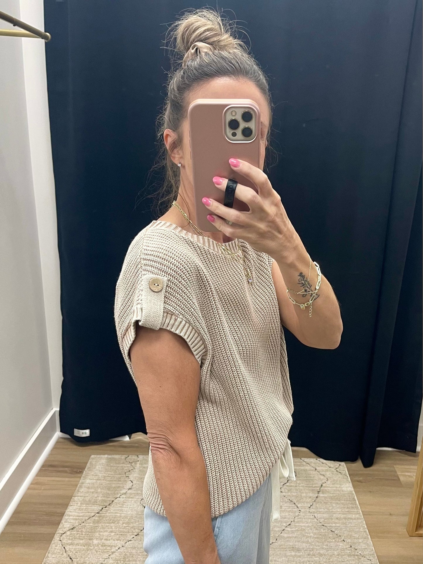 THE NADINE ACID WASH TAB SLEEVE TOP - khaki
