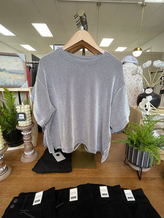 THE AUDREY RIBBED TOP - black & white