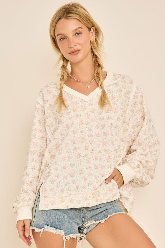 THE ELLIE OVERSIZED VNECK DITSY FLORAL SWEATSHIRT