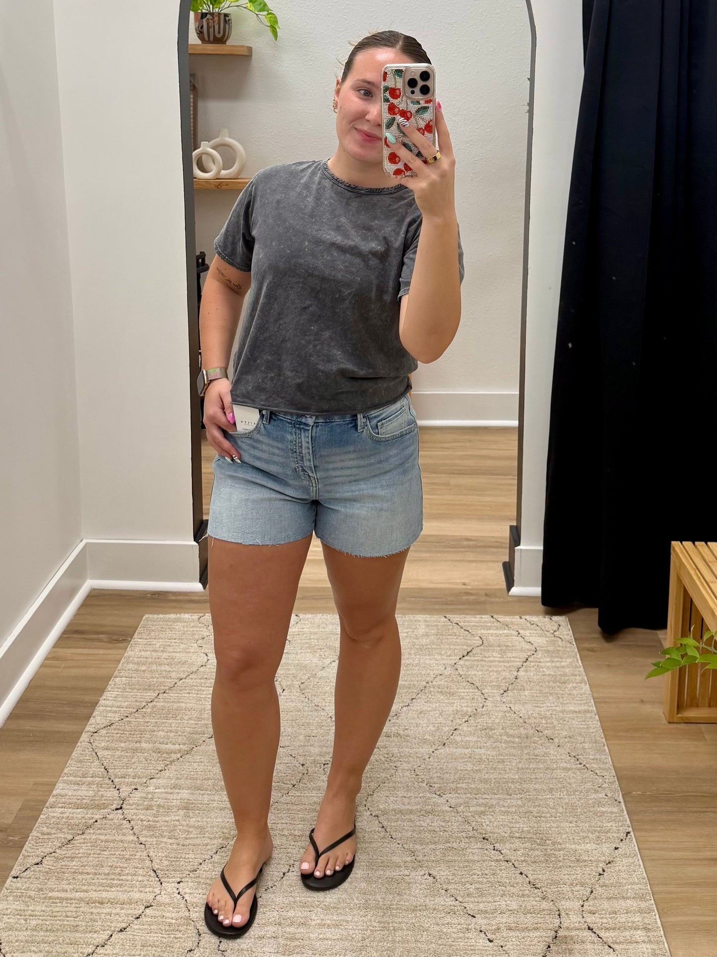 THE KYLIE SLOUCHY DENIM SHORTS