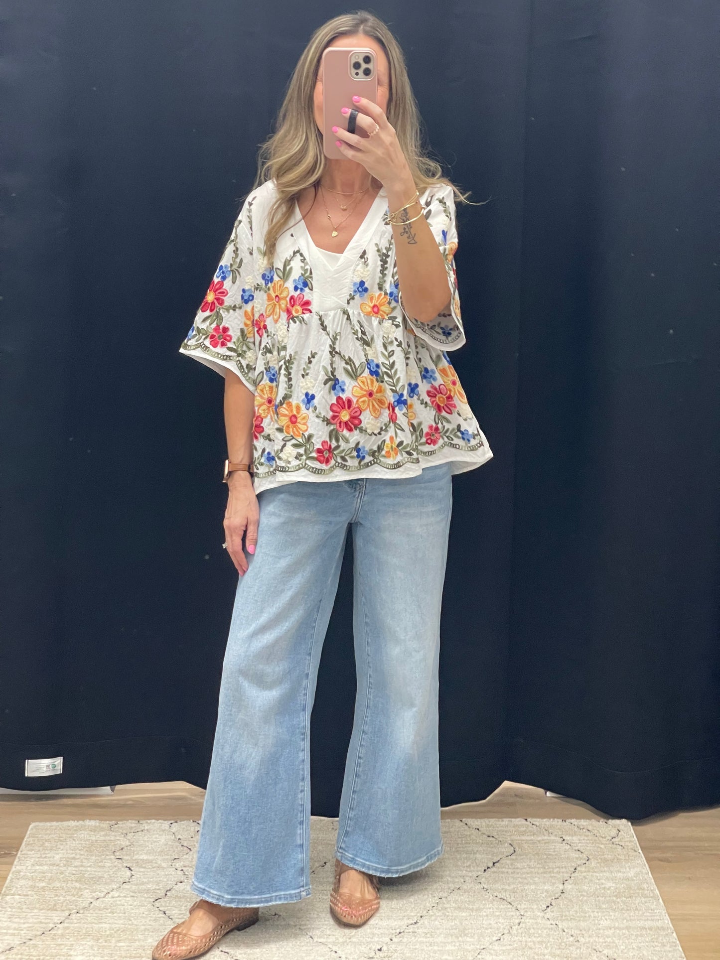 THE PRESLEY BOHO FLORAL EMBROIDERED TOP  - gold/red