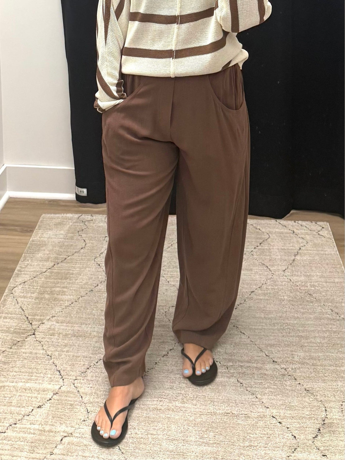 THE KANDIE RELAXED BARREL PANTS - cocoa