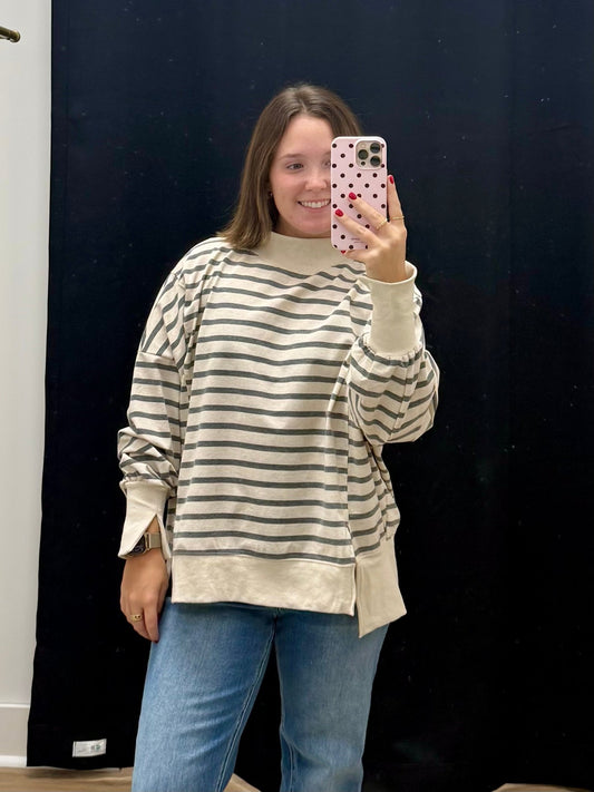 THE NICOLE STRIPED HI LO MOCKNECK SWEATSHIRT - ecru/grey