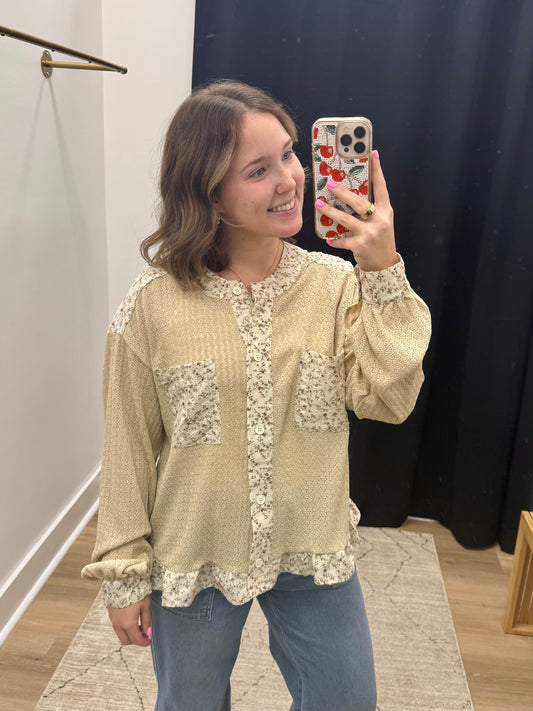 THE NYLA FLORAL WAFFLE KNIT TOP - taupe