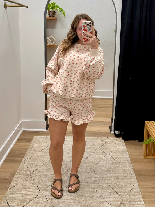 THE IZZY DAINTY FLORAL RUFFLE SHORTS