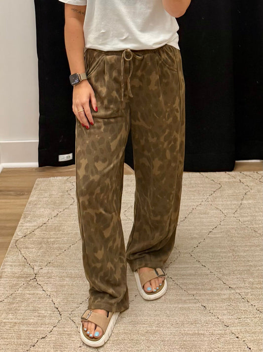 THE PAIGE BARREL ANIMAL PRINT PANTS- mocha