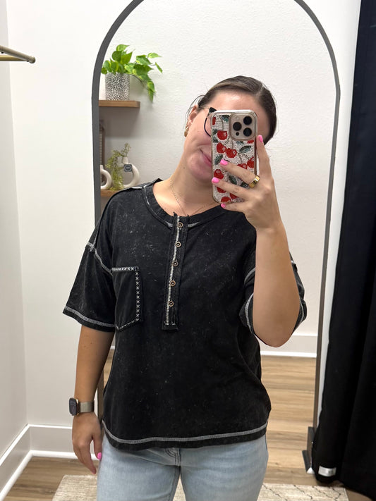 THE ELLE MINERAL WASH HENLEY TOP - black