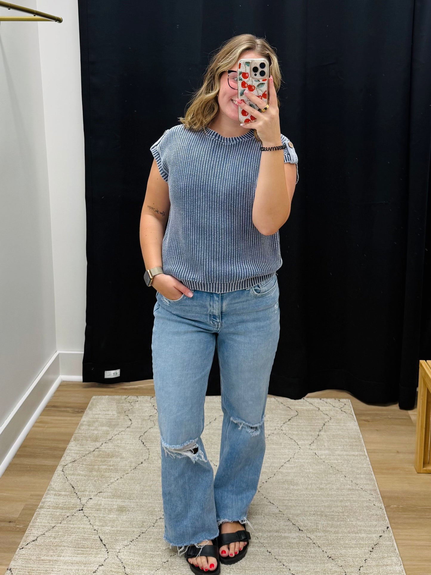 THE NADINE ACID WASH TAB SLEEVE TOP - blue