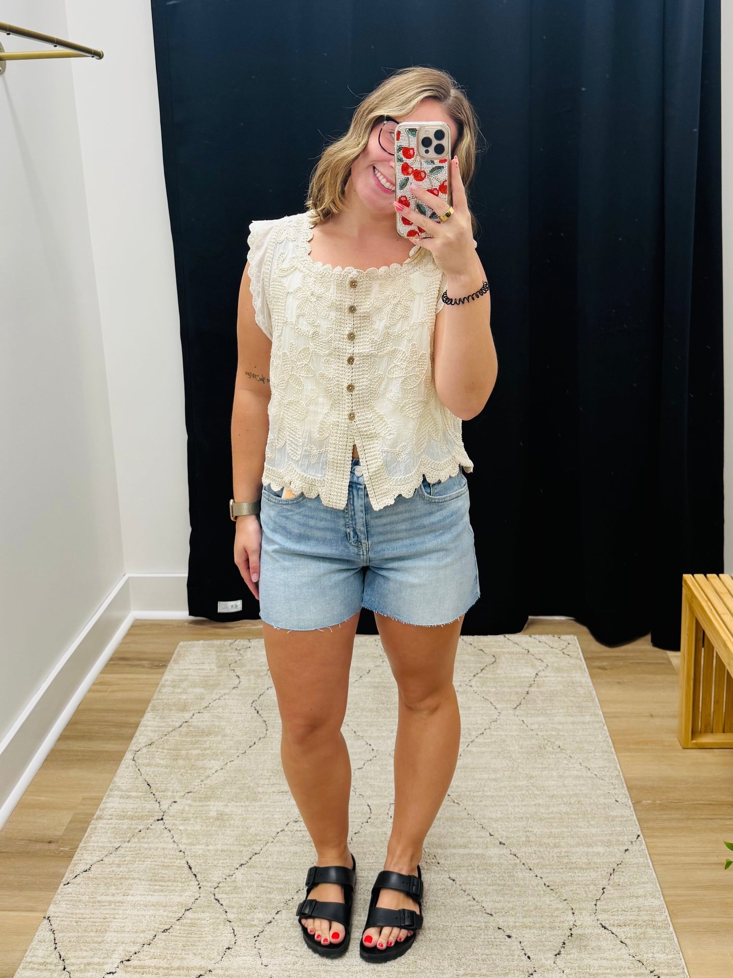 THE NOLA COTTON GAUZE FLORAL EMBROIDERED TOP - ivory