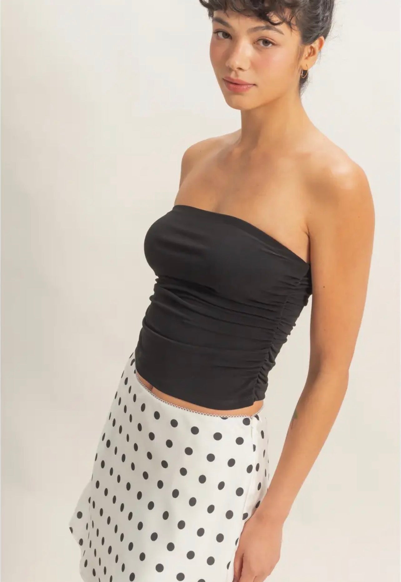 THE JONI RUCHED BANDEAU TOP - black