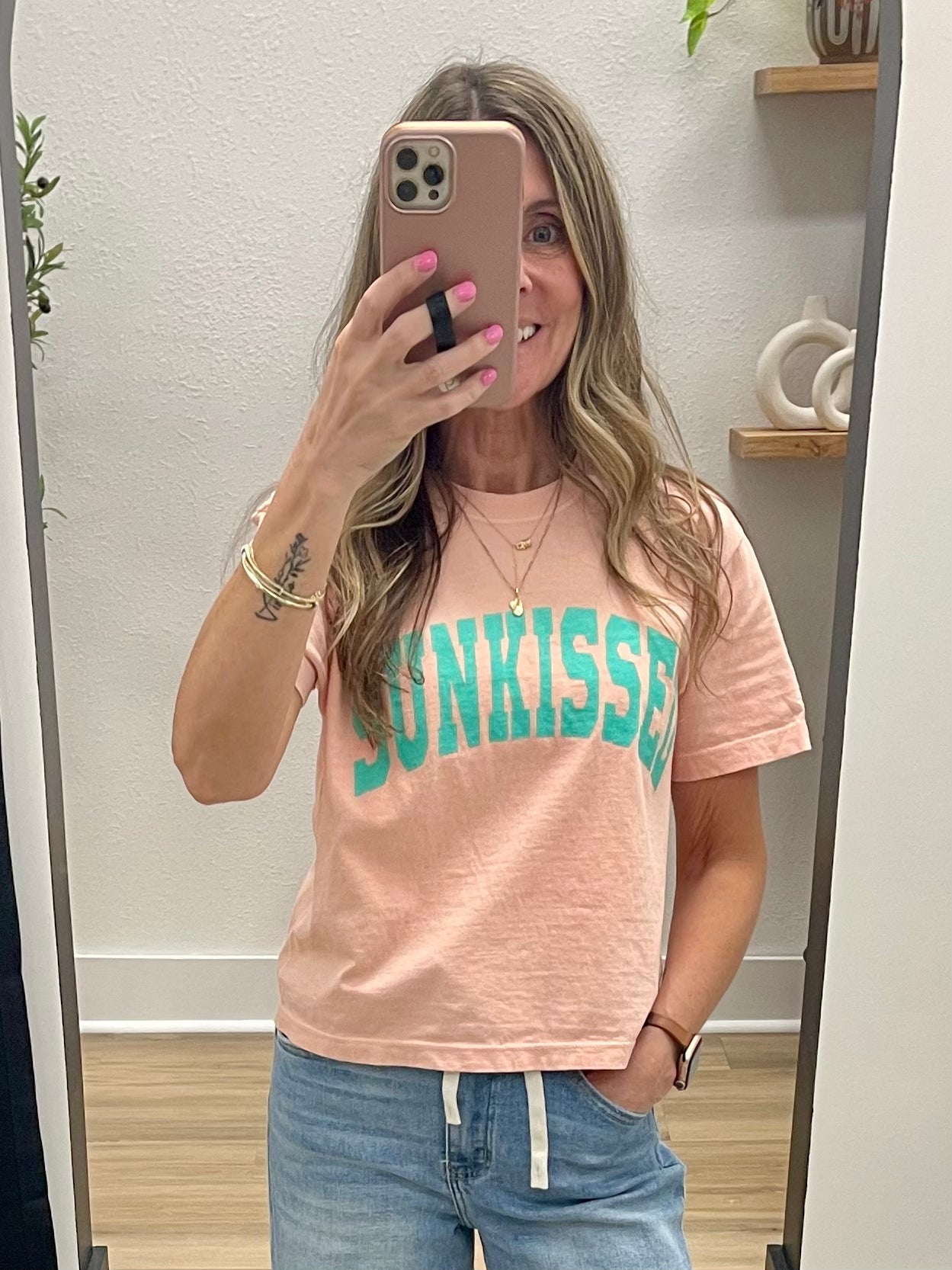 THE SUNKISSED PEACHY CROPPED TEE