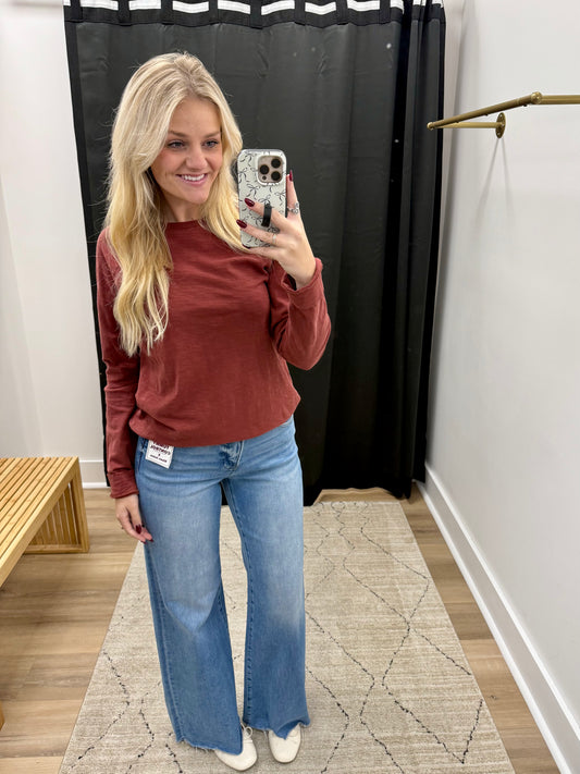 THE EVERETT COTTON BLEND LONG SLEEVE TOP - sable