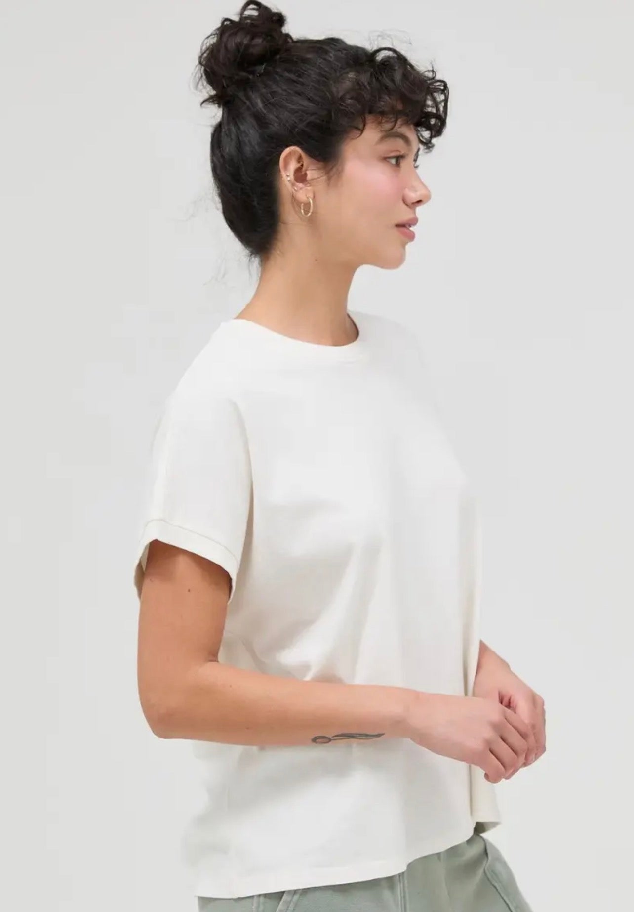 THE NICOLE CAP SLEEVE KNIT TEE - off white