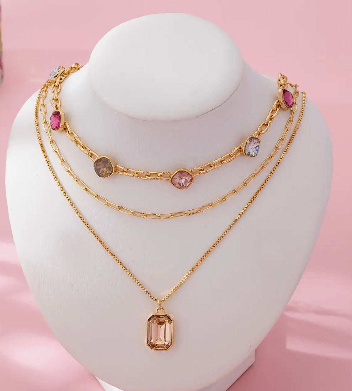 OVAL STONE PENDANT MULTI CHAIN NECKLACE