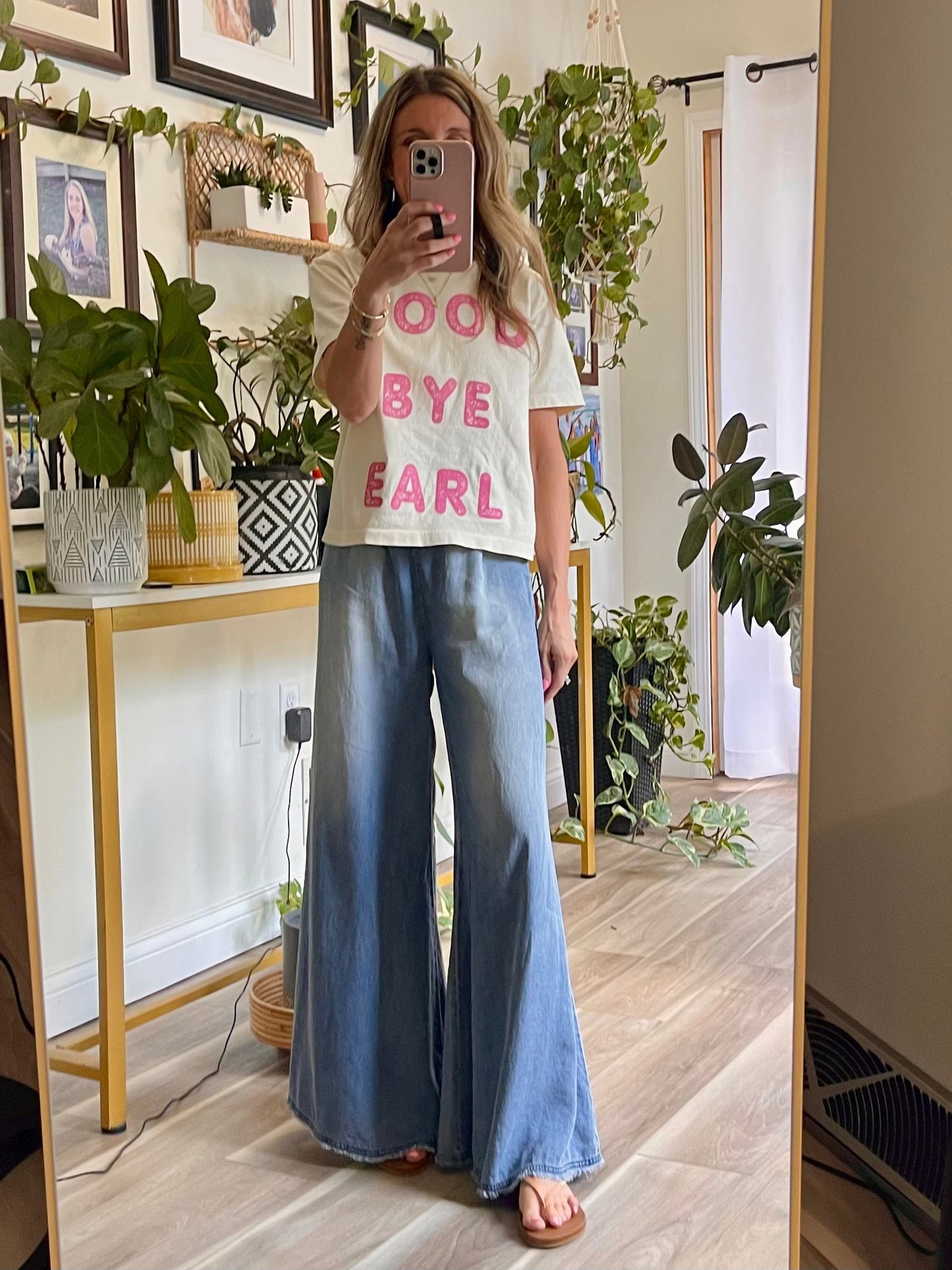 THE GOOD BYE EARL GRAPHIC TEE