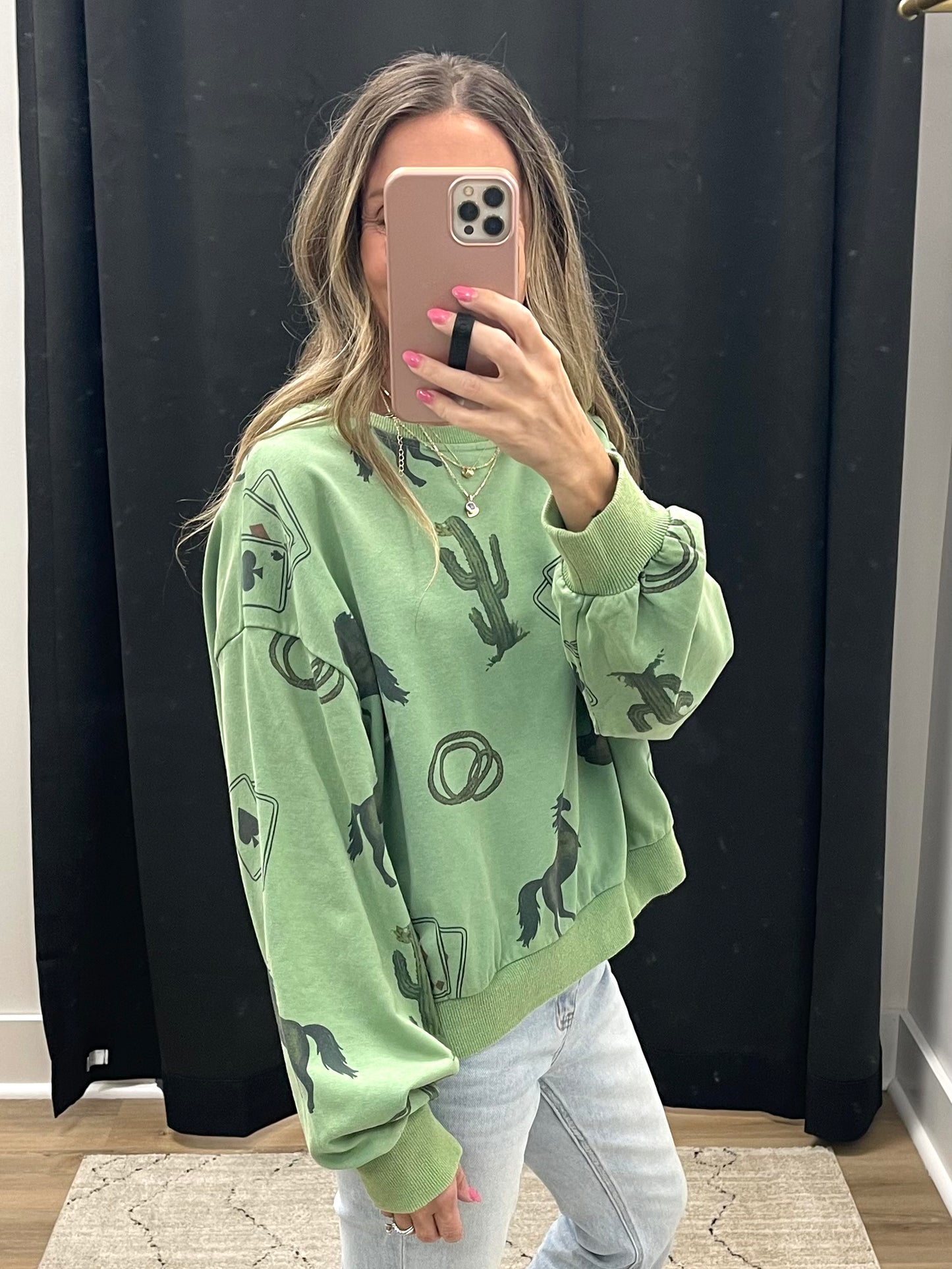 THE GIDDY UP GRAPHIC SWEATSHIRT - green